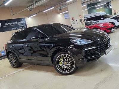 PORSCHE CAYENNE - 1