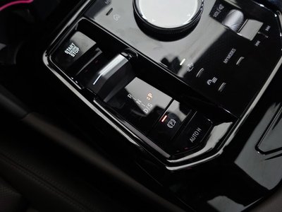 صورة مصغرة 12 لـ 2025 BMW 5 SERIES