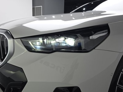 2025 BMW 5 SERIES — фото 9