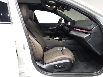 صورة مصغرة 16 لـ 2025 BMW 5 SERIES
