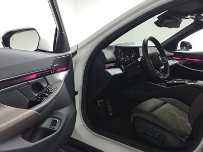 صورة مصغرة 13 لـ 2025 BMW 5 SERIES