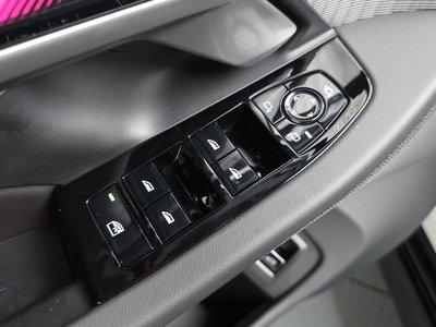 صورة مصغرة 28 لـ 2025 BMW 5 SERIES