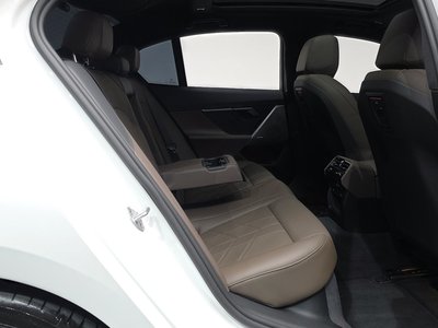 صورة مصغرة 17 لـ 2025 BMW 5 SERIES