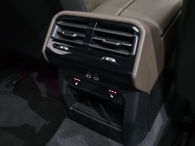 صورة مصغرة 31 لـ 2025 BMW 5 SERIES