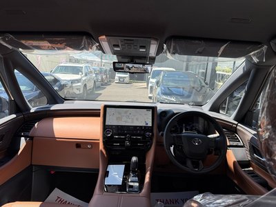 2025 Toyota VELLFIRE photo 3