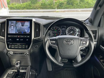 صورة مصغرة 21 لـ 2017 Toyota LAND CRUISER 200