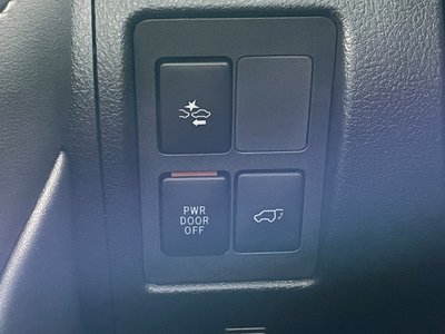صورة مصغرة 30 لـ 2017 Toyota LAND CRUISER 200