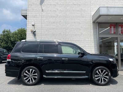 صورة 9 لـ 2017 Toyota LAND CRUISER 200