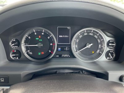 صورة 6 لـ 2017 Toyota LAND CRUISER 200