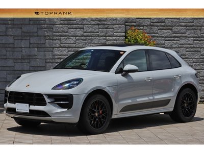 PORSCHE MACAN - 1