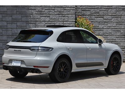 PORSCHE MACAN - 2