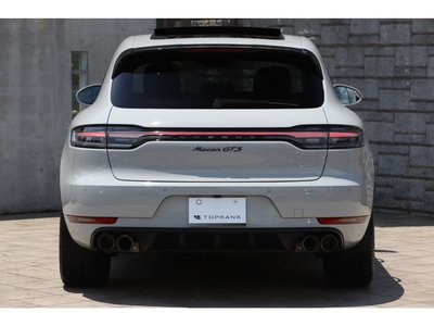 PORSCHE MACAN - 8
