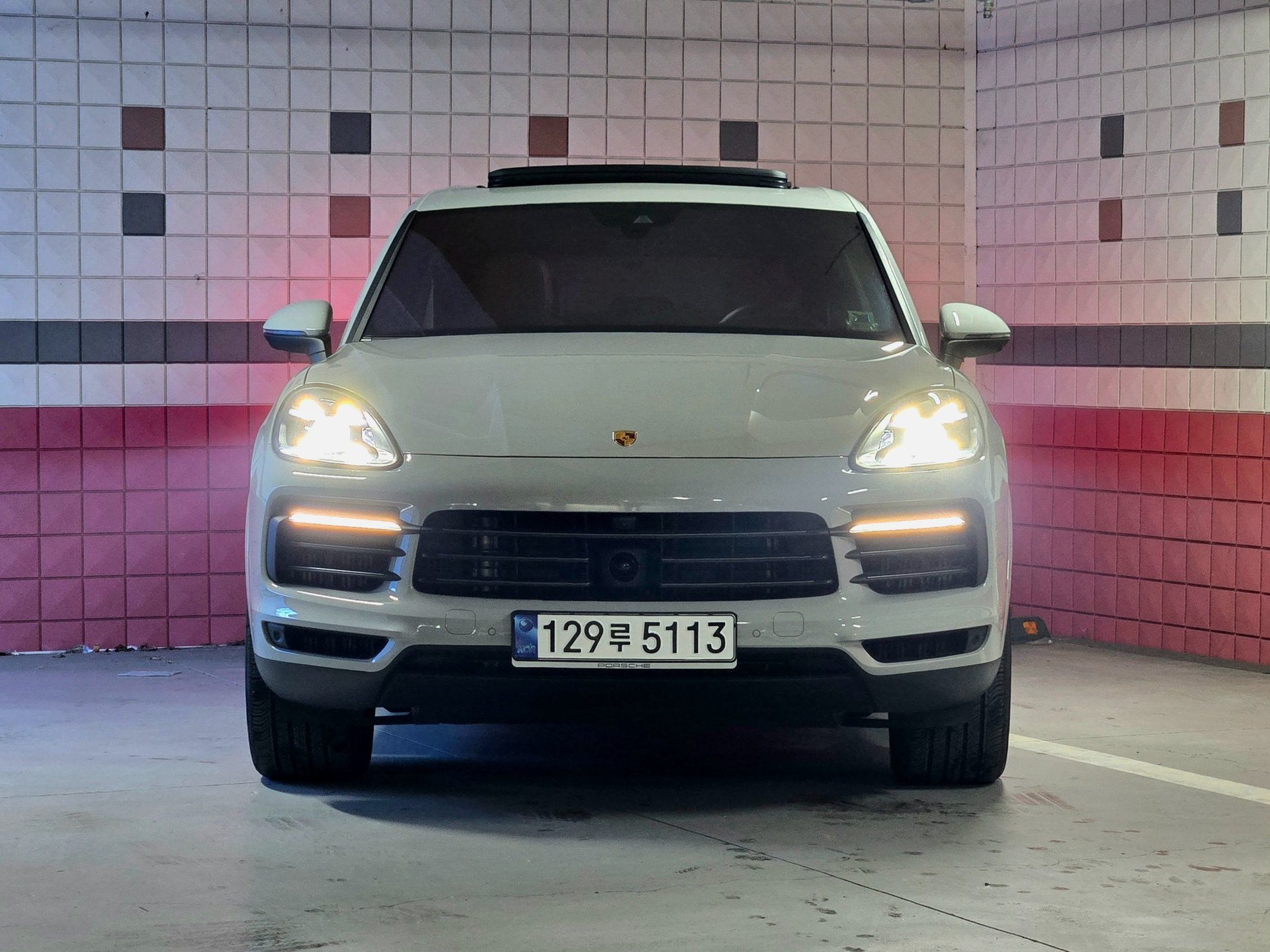 PORSCHE CAYENNE - View 1