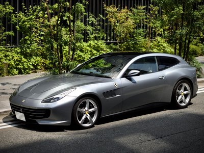 صورة 1 لـ 2017 Ferrari GTC4 LUSSO