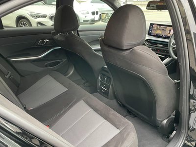 صورة مصغرة 30 لـ 2025 BMW 3 SERIES