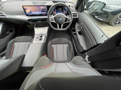 صورة مصغرة 33 لـ 2025 BMW 3 SERIES