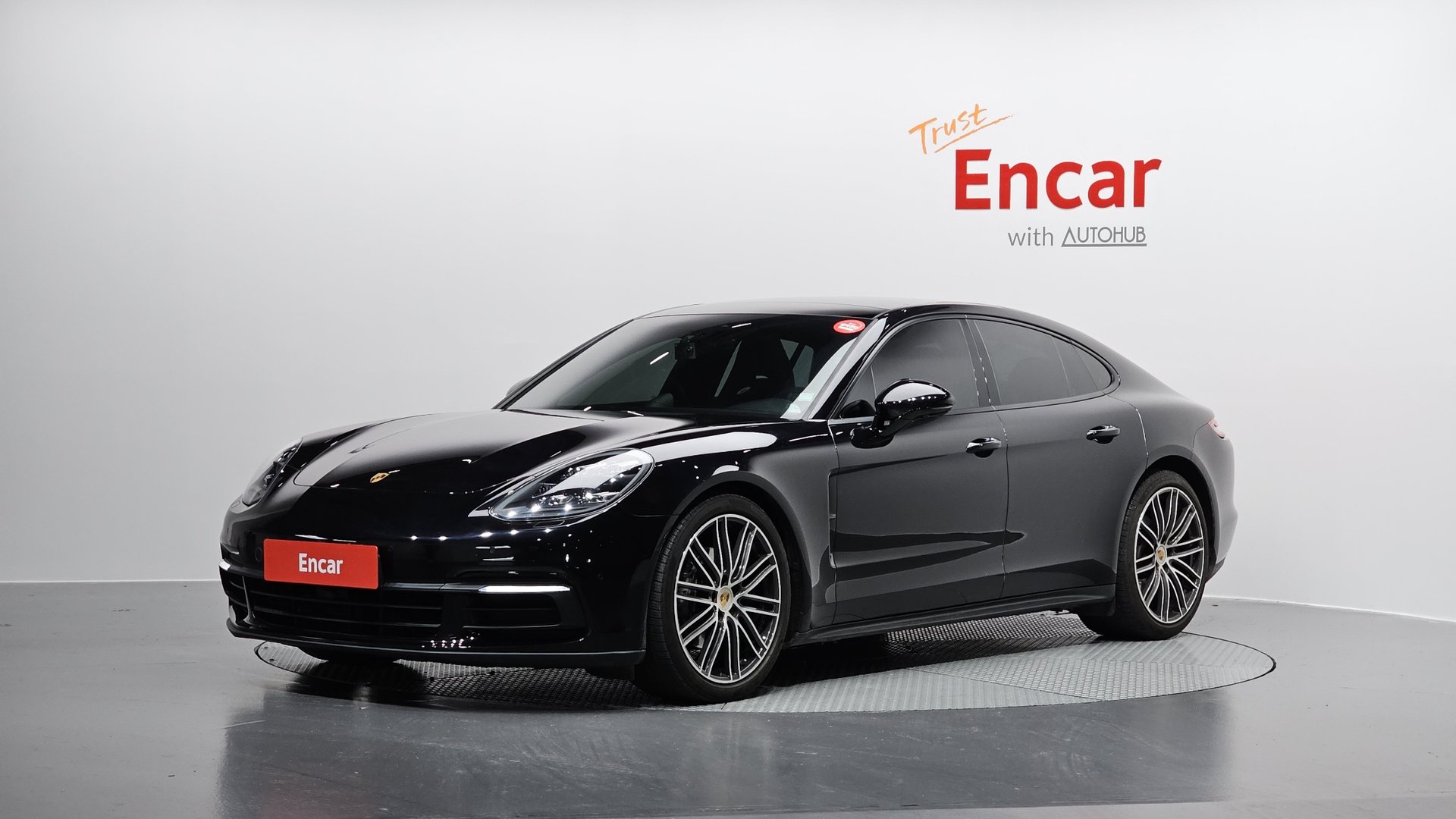 PORSCHE PANAMERA - View 1