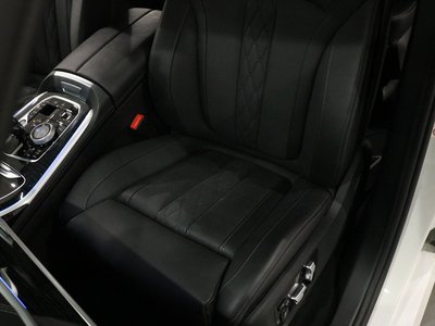 BMW X7 2021 thumbnail 6