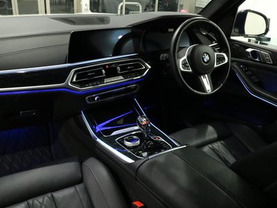 BMW X7 2021 thumbnail 3