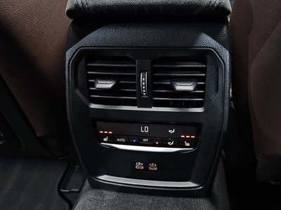 2023 BMW I4 thumbnail 25