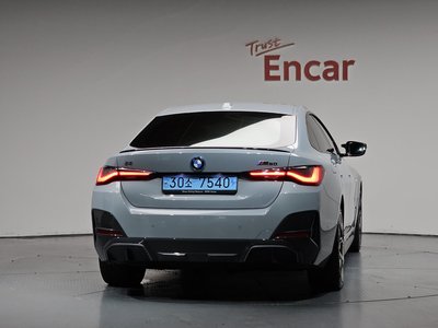 2023 BMW I4 photo 4