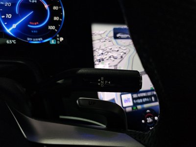 MERCEDES-BENZ EQE - 9