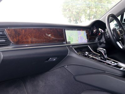 PORSCHE PANAMERA - 5