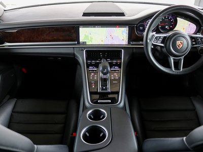 PORSCHE PANAMERA - 4