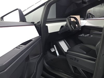 2024 Tesla CYBERTRUCK — фото 10