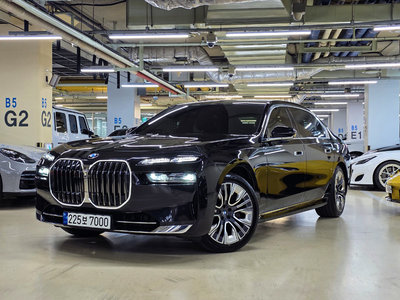 BMW 7 SERIES - 2