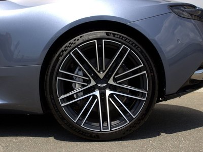 2026 Aston Martin DB12 照片 5