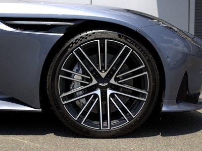 2026 Aston Martin DB12 照片 6