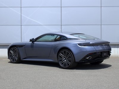 2026 Aston Martin DB12 照片 2