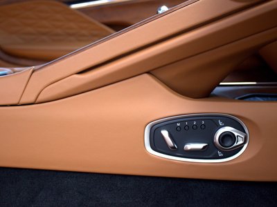2026 Aston Martin DB12 照片 16