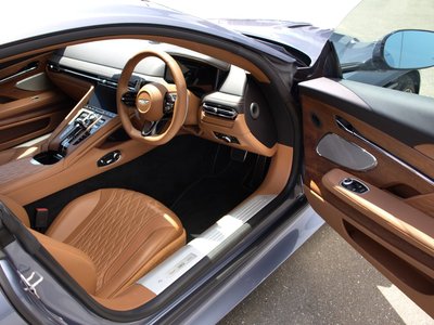 2026 Aston Martin DB12 照片 3