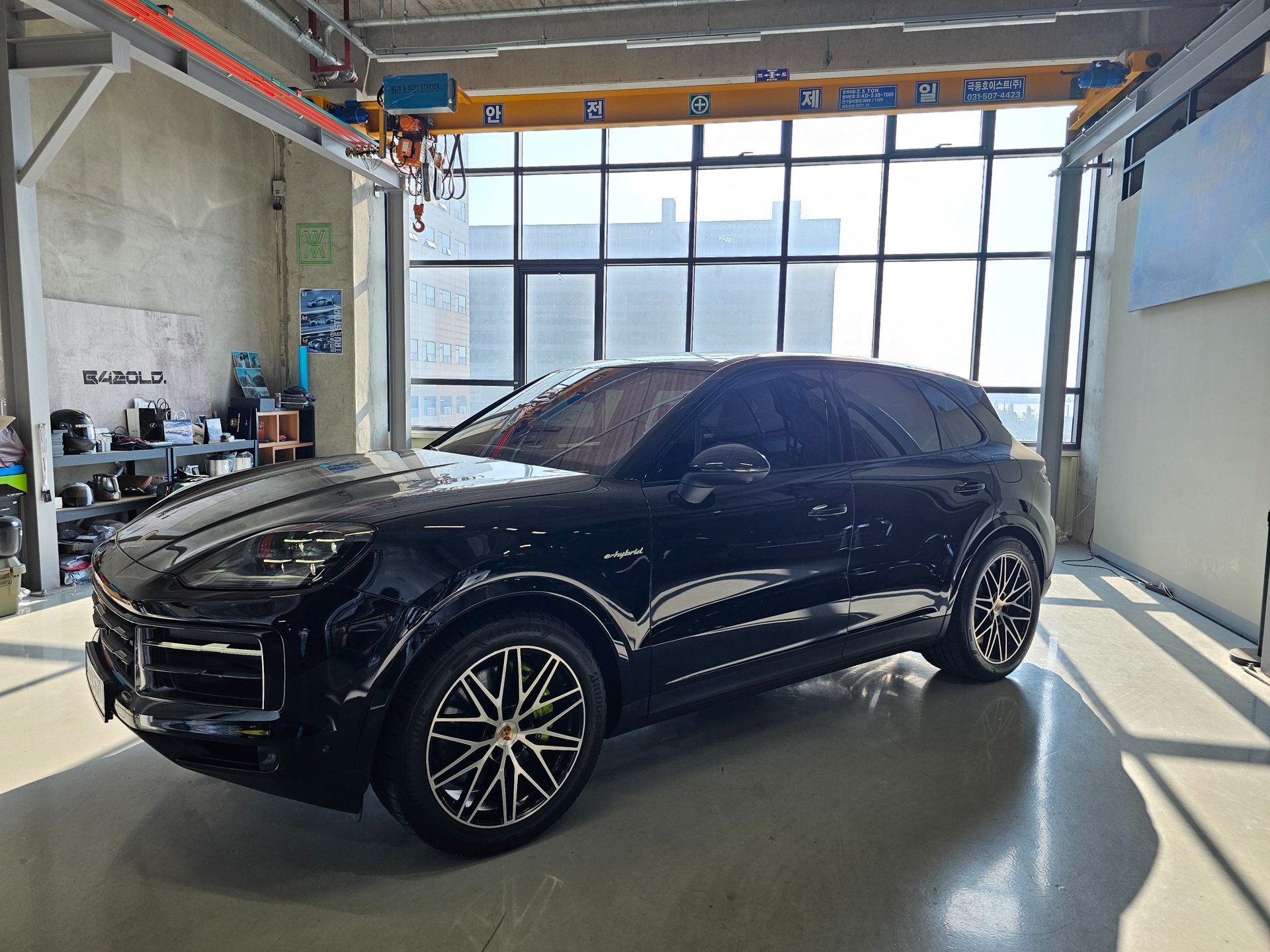 PORSCHE CAYENNE - View 1