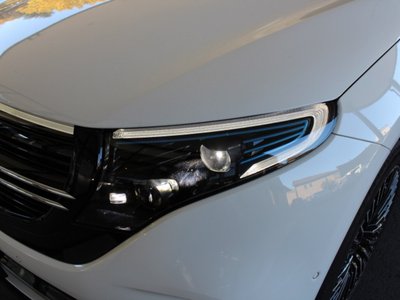 MERCEDES-BENZ EQC - 8