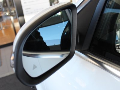 MERCEDES-BENZ EQC - 6