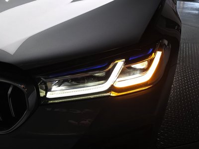 BMW 5 SERIES - 9