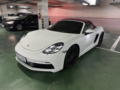 PORSCHE 718 BOXSTER