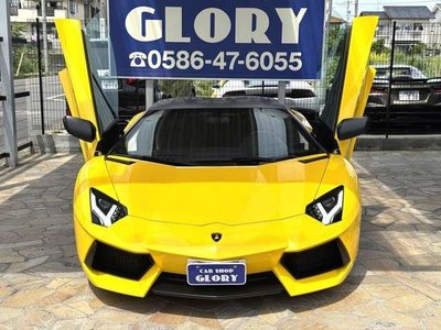 LAMBORGHINI AVENTADOR - 2