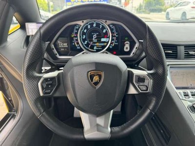 LAMBORGHINI AVENTADOR - 8