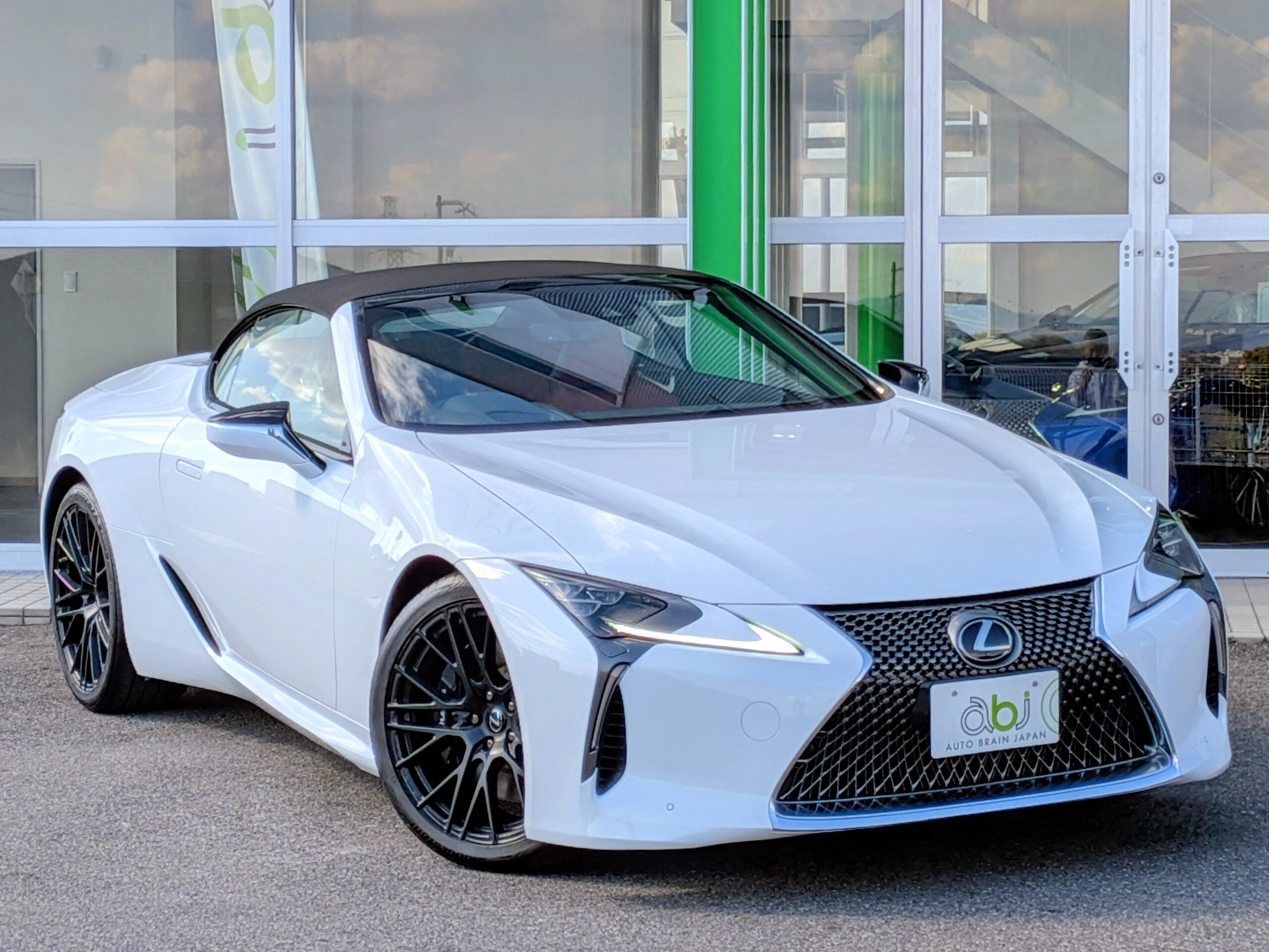 LEXUS LC CONVERTIBLE - View 1