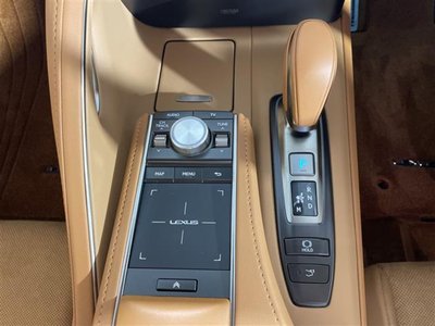صورة مصغرة 18 لـ 2021 Lexus LC
