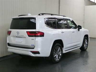 TOYOTA LAND CRUISER 300 - 3