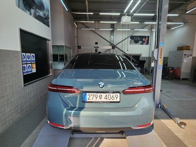 BMW 5 SERIES - 4