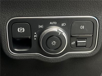 MERCEDES-BENZ GLB - 8