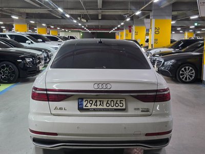 AUDI A8 - 6
