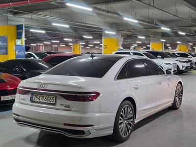 AUDI A8 - 7