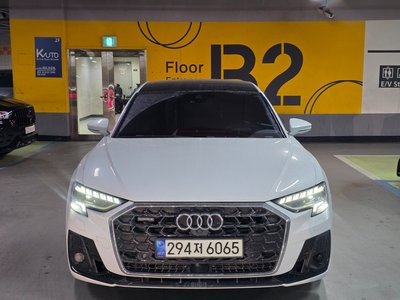AUDI A8 - 1